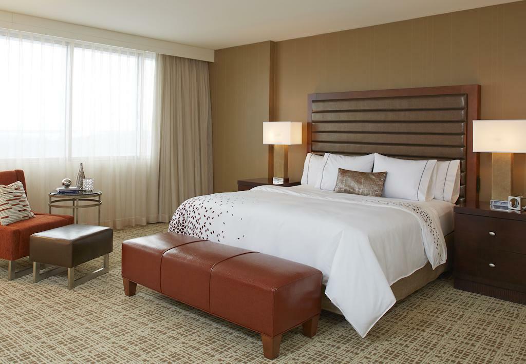 Renaissance St. Louis Airport Hotel Berkeley Exterior foto